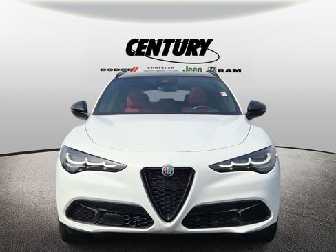 Used 2024 Alfa Romeo Stelvio Veloce AWD/4WD image 9