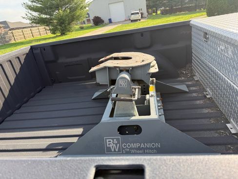 Used 2005 GMC Sierra 3500 SLT w/ Heavy-Duty Power Package image 11