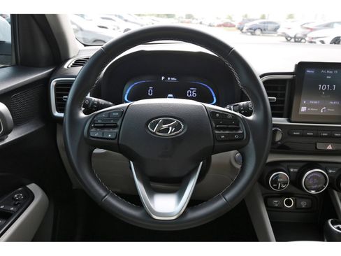 Certified 2025 Hyundai Venue SEL FWD image 16