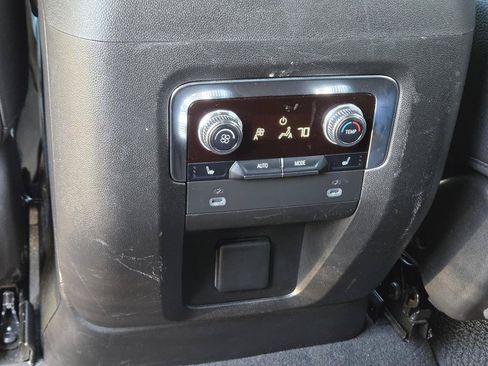 Used 2023 GMC Yukon Denali RWD image 19