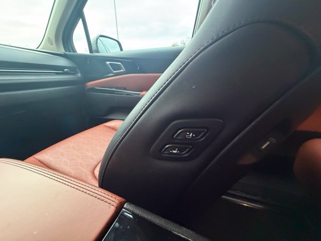 Used 2024 Kia Carnival SX FWD image 19