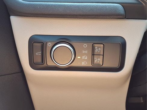 Used 2024 Ford Escape Active AWD/4WD image 11