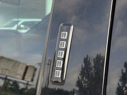 Used 2023 Ford F250 Lariat w/ Chrome Package AWD/4WD image 12