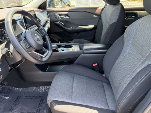 Used 2023 Nissan Rogue SV FWD image 18