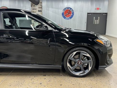 Used 2019 Hyundai Veloster Turbo image 18