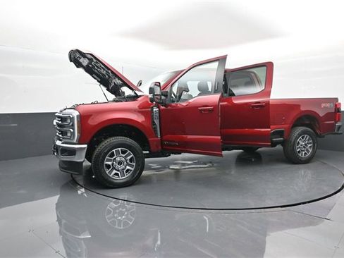 New 2026 Ford F250 Lariat w/ FX4 Off-Road Package image 40