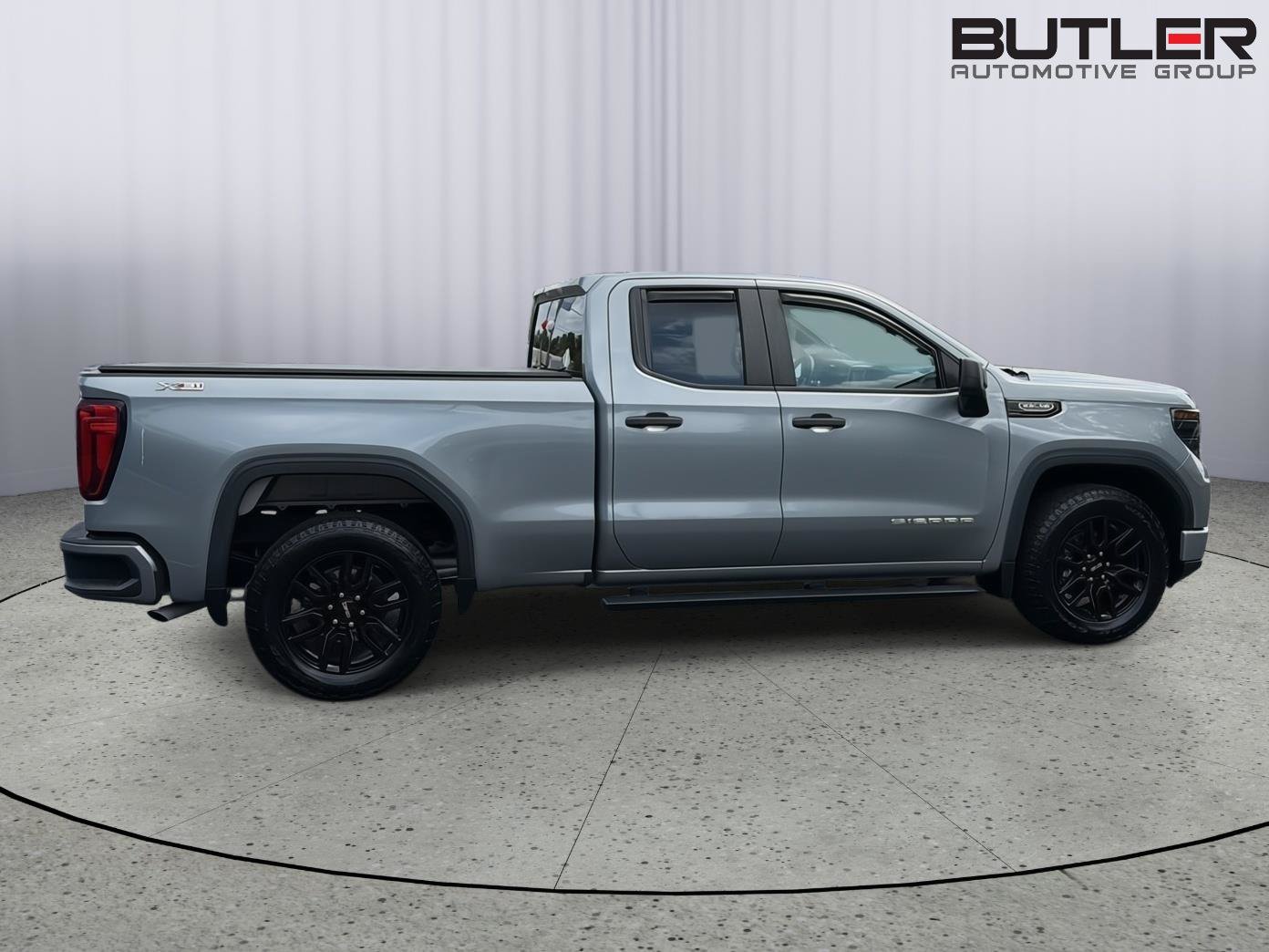 Used 2023 GMC Sierra 1500 Pro w/ Graphite Edition AWD/4WD image 7