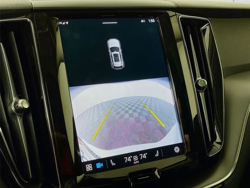 Used 2024 Volvo XC60 B5 Core image 18