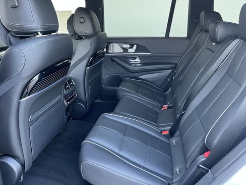 New 2026 Mercedes-Benz GLS 580 4MATIC image 17