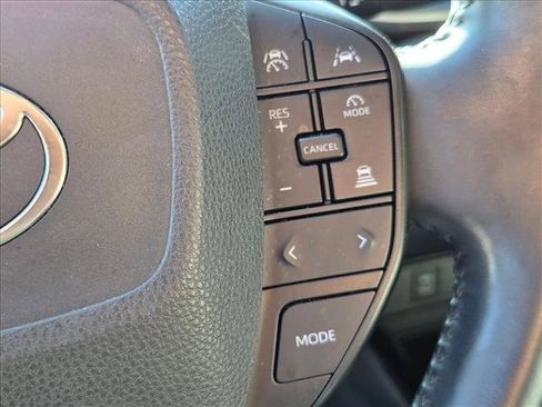Used 2024 Toyota Prius LE FWD image 14