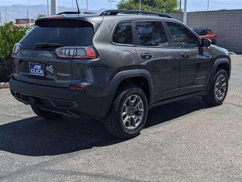 Used 2022 Jeep Cherokee Trailhawk w/ Technology Group B AWD/4WD image 2
