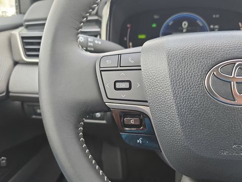 Used 2026 Toyota Camry SE w/ Convenience Package FWD image 18