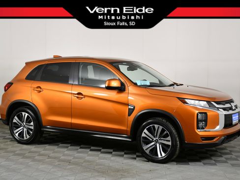 Used 2022 Mitsubishi Outlander Sport ES image 1