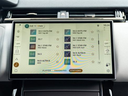 Used 2026 Land Rover Range Rover Velar S AWD/4WD image 17
