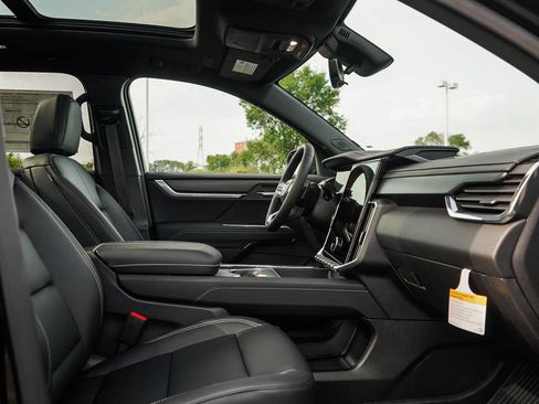 New 2026 GMC Acadia Elevation w/ Black Edition AWD/4WD image 11