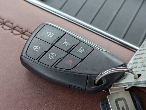 Used 2023 GMC Yukon XL Denali Ultimate AWD/4WD image 35