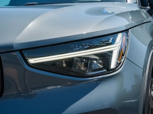Certified 2023 Volvo XC40 B5 Plus w/ Climate Package AWD/4WD image 13