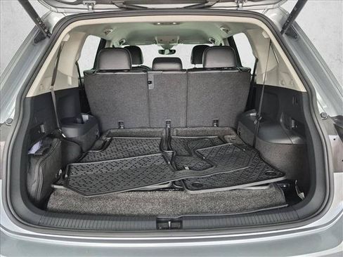Used 2022 Volkswagen Tiguan SE FWD image 6