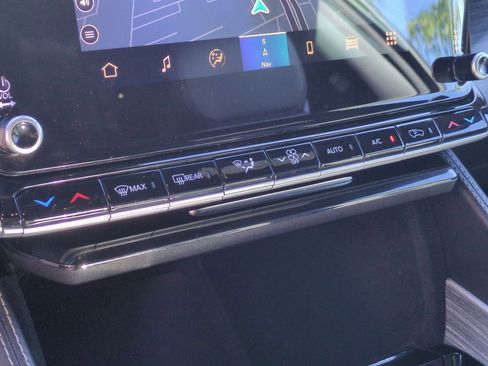 Used 2024 Jeep Wagoneer L Series III w/ Flexible Seating Group image 27