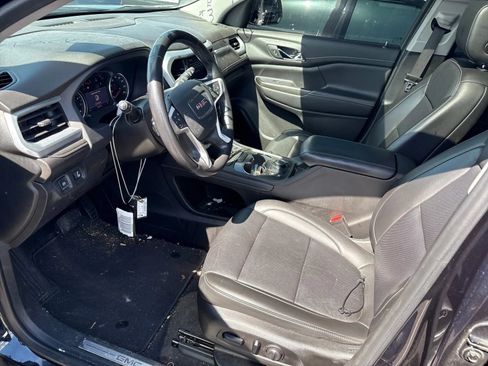Used 2021 GMC Acadia SLT w/ LPO, Floor Liner Package FWD image 4