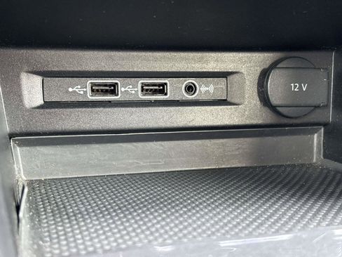 Used 2019 Volkswagen Tiguan SE w/ Panoramic Sunroof Package image 30