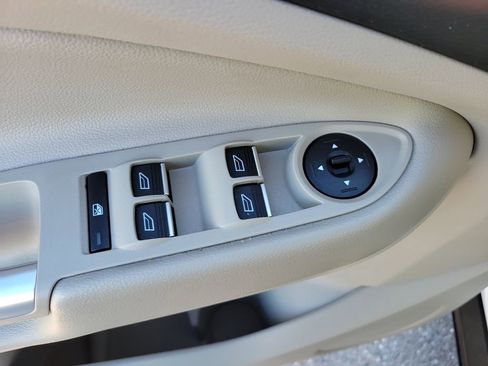 Used 2019 Ford Escape Titanium image 22