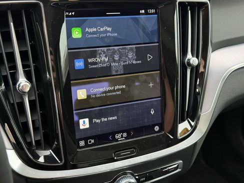 Used 2024 Volvo S60 B5 Core image 22