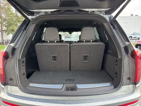 Used 2024 Cadillac XT6 Premium Luxury w/ Technology Package image 8