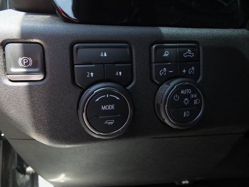 Used 2024 Chevrolet Silverado 2500 LT w/ Z71 Sport Edition AWD/4WD image 18