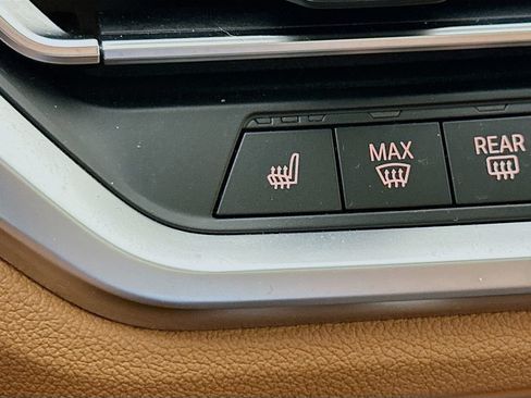 Used 2022 BMW 330e xDrive AWD/4WD image 28