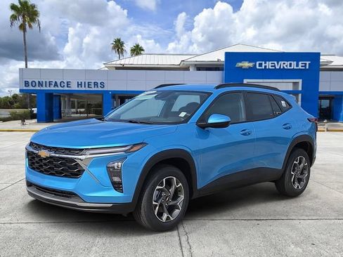 New 2026 Chevrolet Trax LT FWD image 2