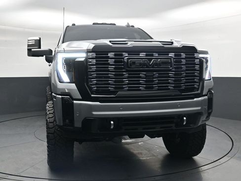 Used 2025 GMC Sierra 2500 Denali Ultimate w/ Max Trailering Package AWD/4WD image 9