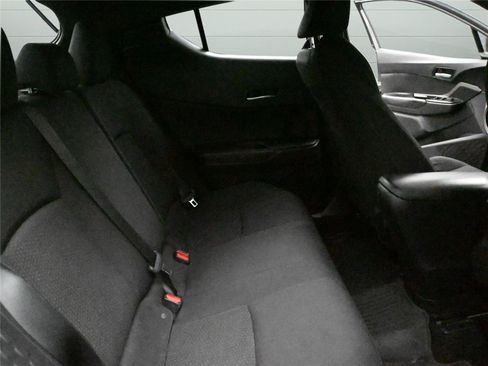 Used 2019 Toyota C-HR XLE image 19