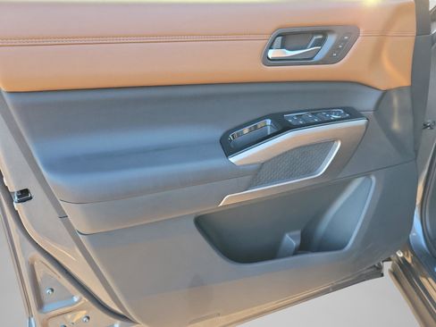 New 2025 Nissan Pathfinder Platinum image 21