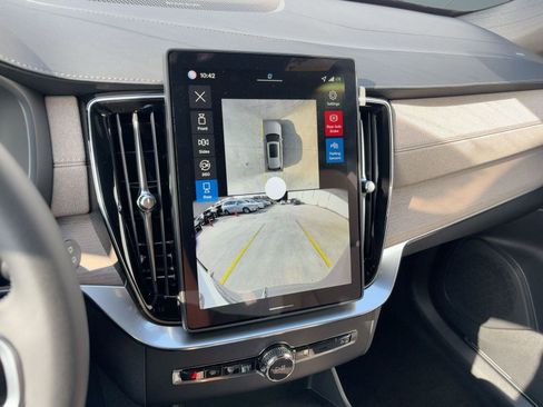 New 2026 Volvo XC90 B6 Plus w/ Protection Package Premier AWD/4WD image 23