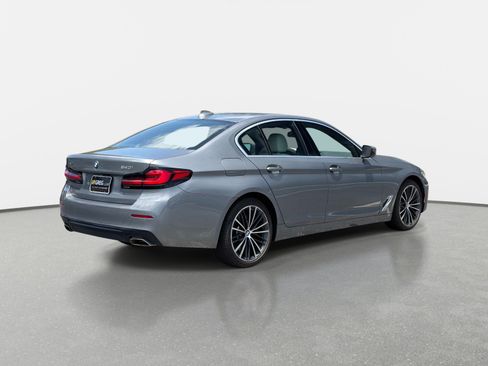Used 2023 BMW 540i xDrive w/ Convenience Package AWD/4WD image 3
