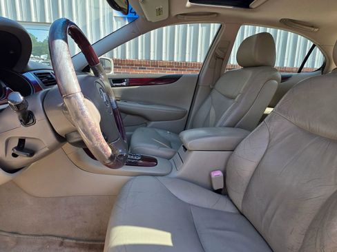 Used 2004 Lexus ES 330 FWD image 11