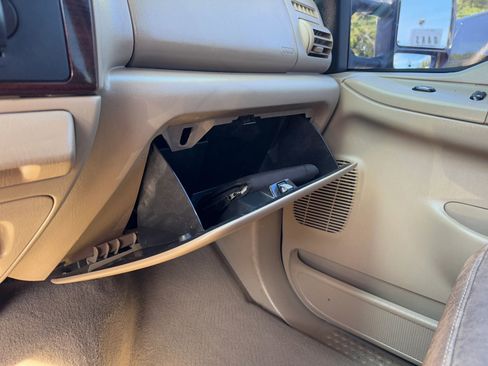 Used 2007 Ford F350 Lariat image 19