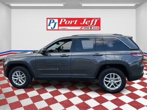 Used 2023 Jeep Grand Cherokee Laredo X AWD/4WD image 6
