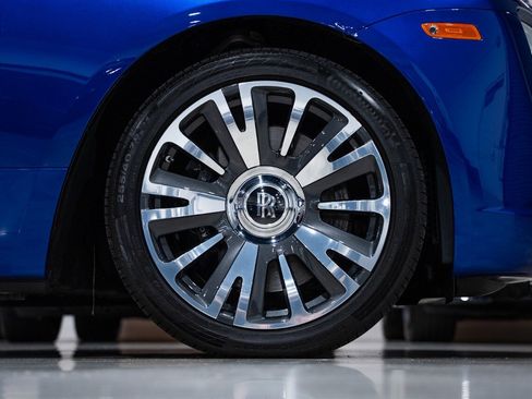 Used 2016 Rolls-Royce Dawn image 16