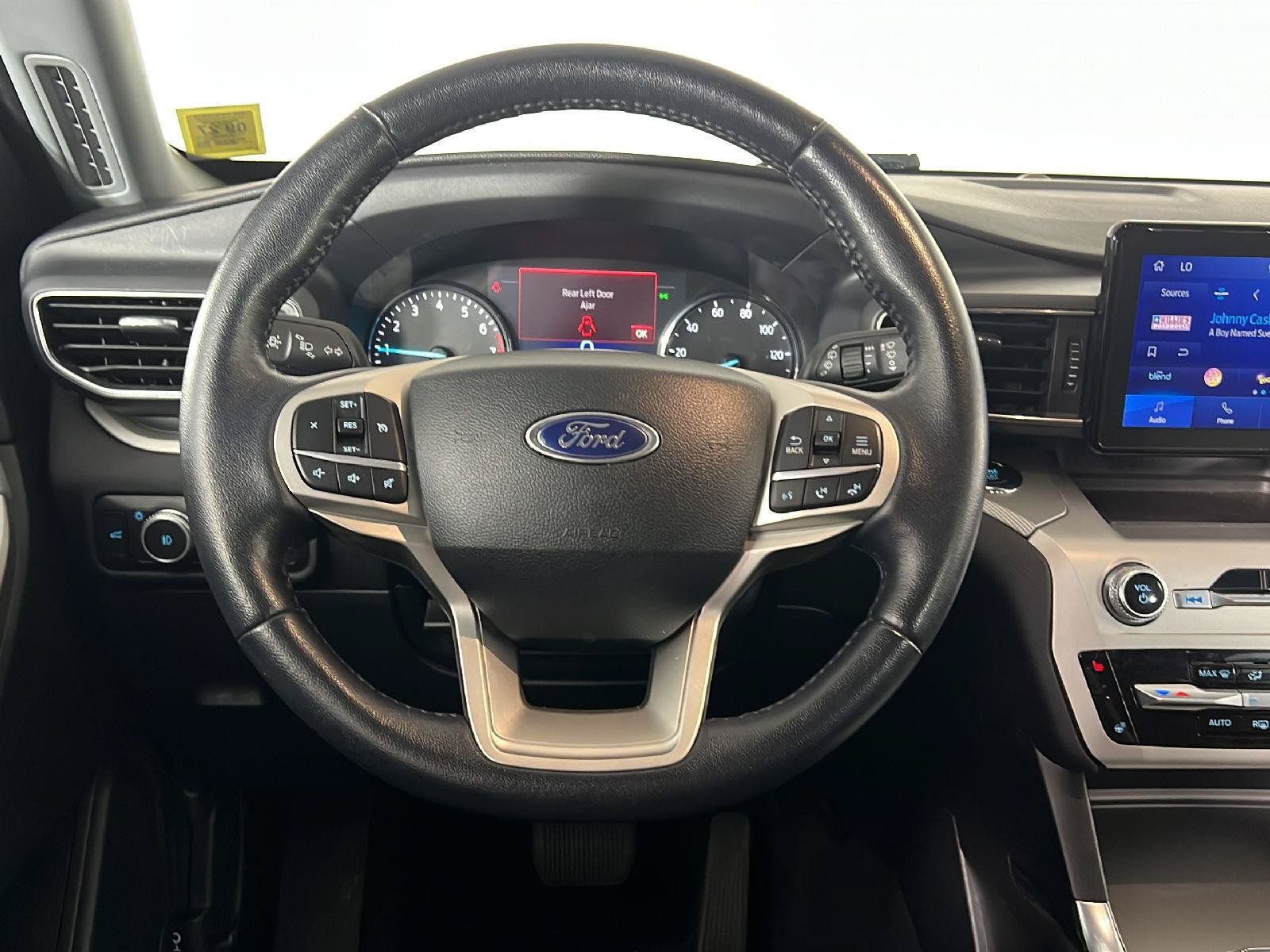 Used 2022 Ford Explorer XLT w/ Equipment Group 202A AWD/4WD image 17