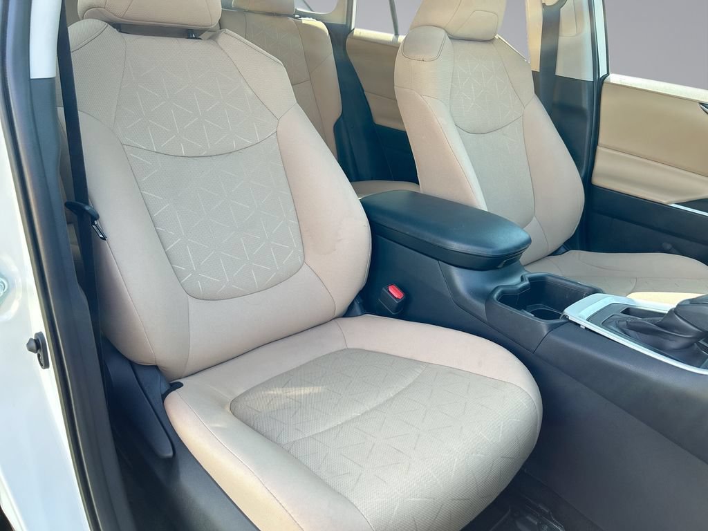 Used 2024 Toyota RAV4 XLE w/ Convenience Package FWD image 31