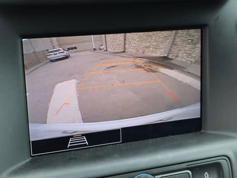 Used 2024 GMC Terrain SLE FWD image 7