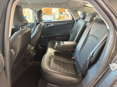 Used 2016 Ford Fusion SE w/ Equipment Group 202A AWD/4WD image 32