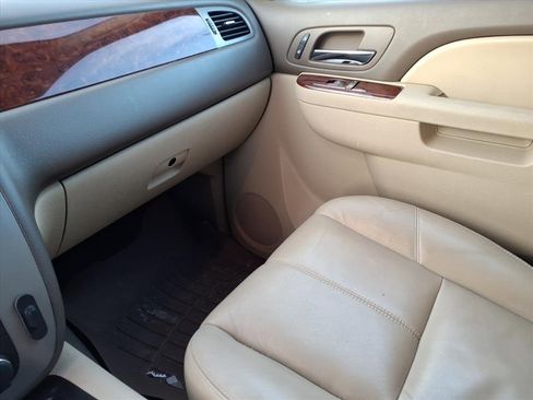 Used 2013 GMC Yukon XL SLT w/ SLT-2 Equipment Package image 23