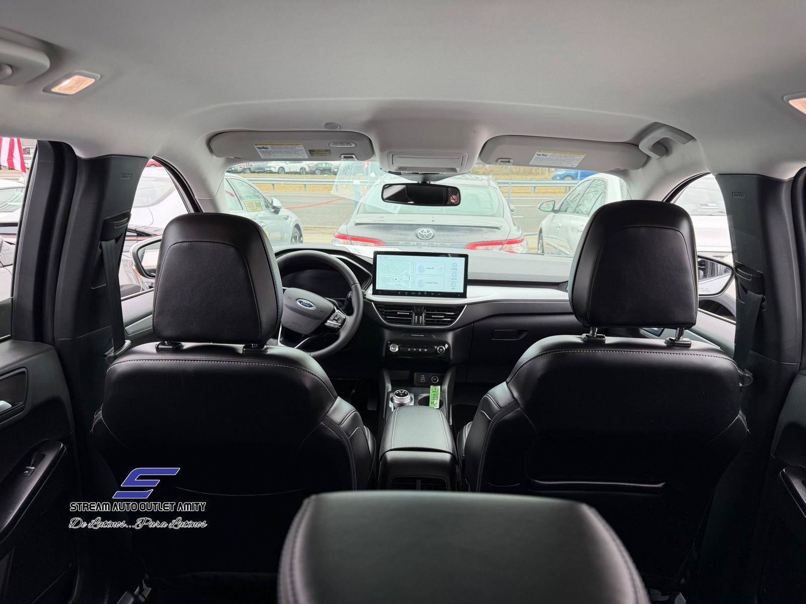 Used 2025 Ford Escape Platinum AWD/4WD image 12