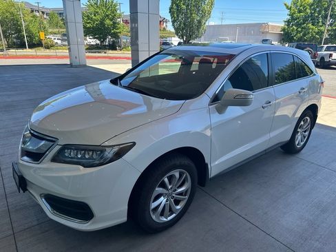 Used 2017 Acura RDX AWD image 2