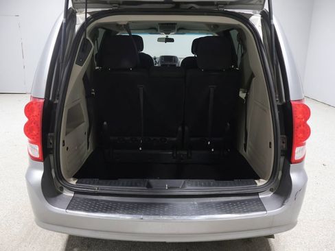Used 2016 Dodge Grand Caravan SXT FWD image 19