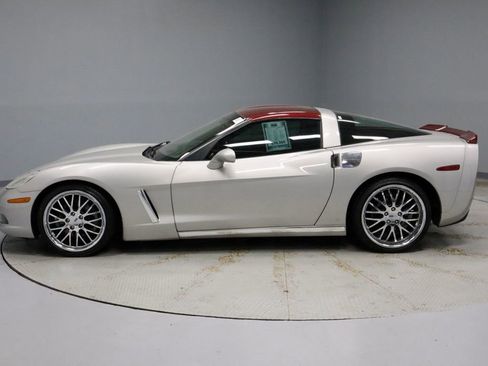 Used 2007 Chevrolet Corvette Coupe w/ Preferred Equipment Group RWD image 6