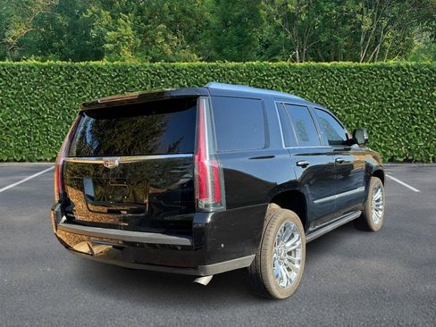 Used 2020 Cadillac Escalade Platinum image 3